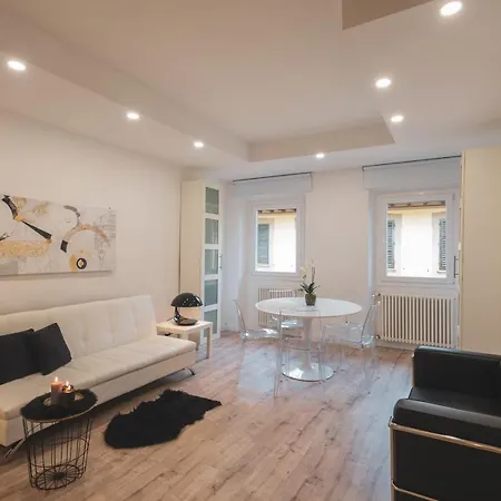 Charming Fossi Apartment Florence